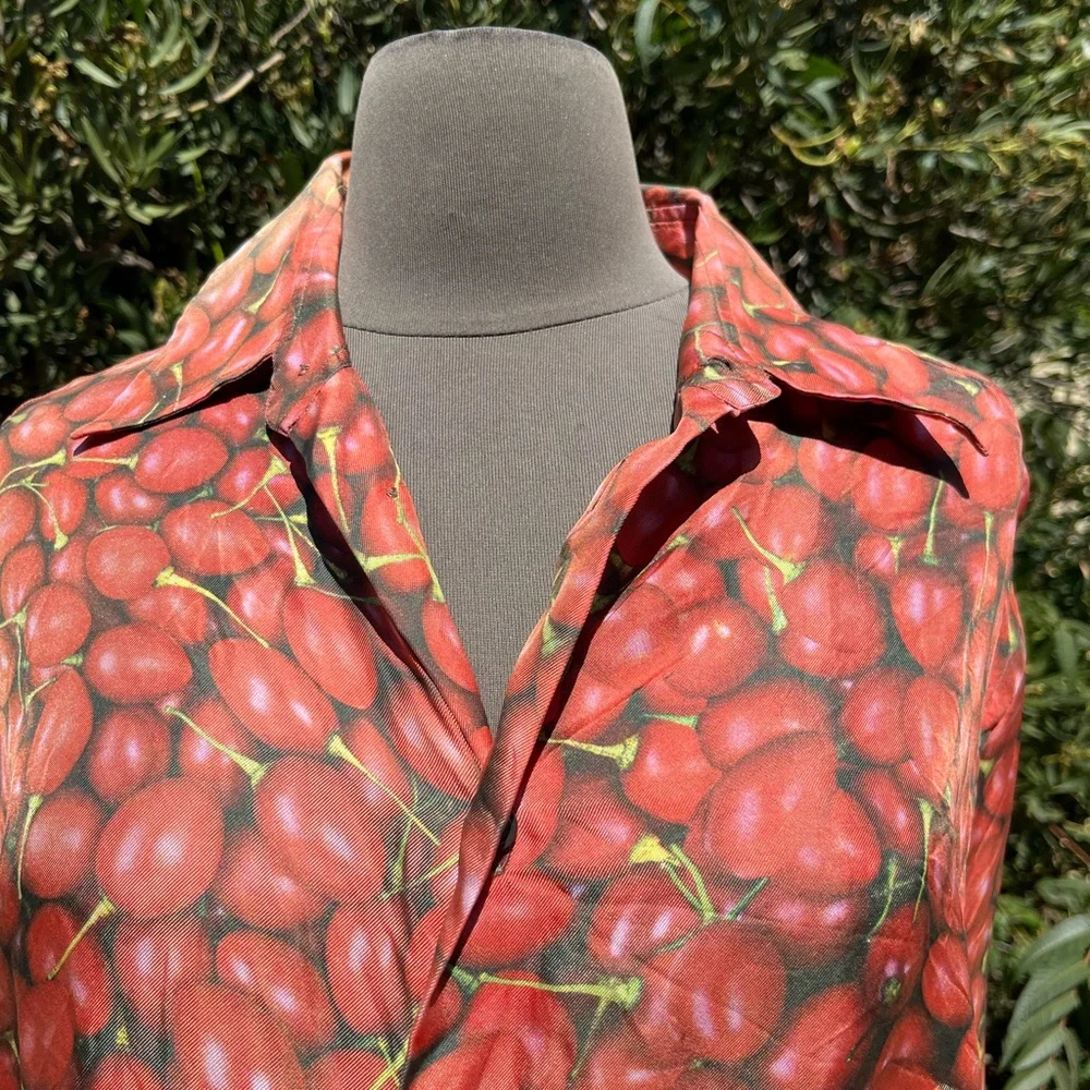 Vintage 1970’s silk Robert Charles button up shirt with passion fruit motif - Picture 3 of 7